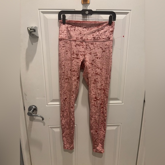 LULULEMON- Wunder Lounge High-Rise Tight 28" Crushed Velvet Soft Cranberry - Picture 3 of 6